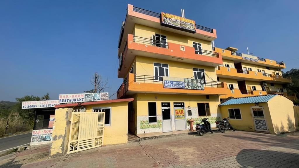 Sandhu Hotel & Restaurant Una  Exterior foto